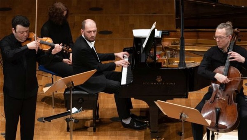 TRIO KOROBEINIKOV/MOSER/GLUZMAN
